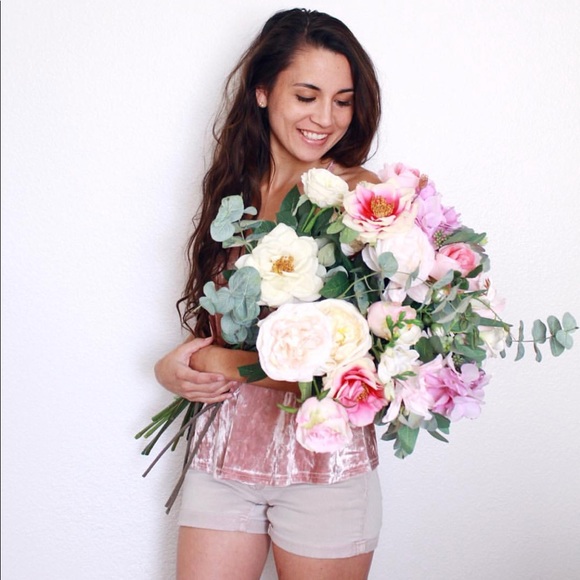 Hi friends! I’m Kayla! - Picture 1 of 3